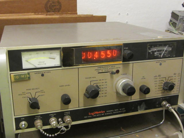 925